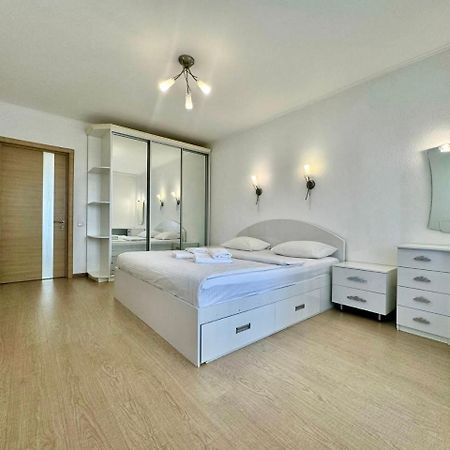 Apartpoltava Стильні Білосніжні Апартаменти, 2-Окремі Кімнати , Документи Для Відрядження , Банківський Чек Poltava Exterior foto