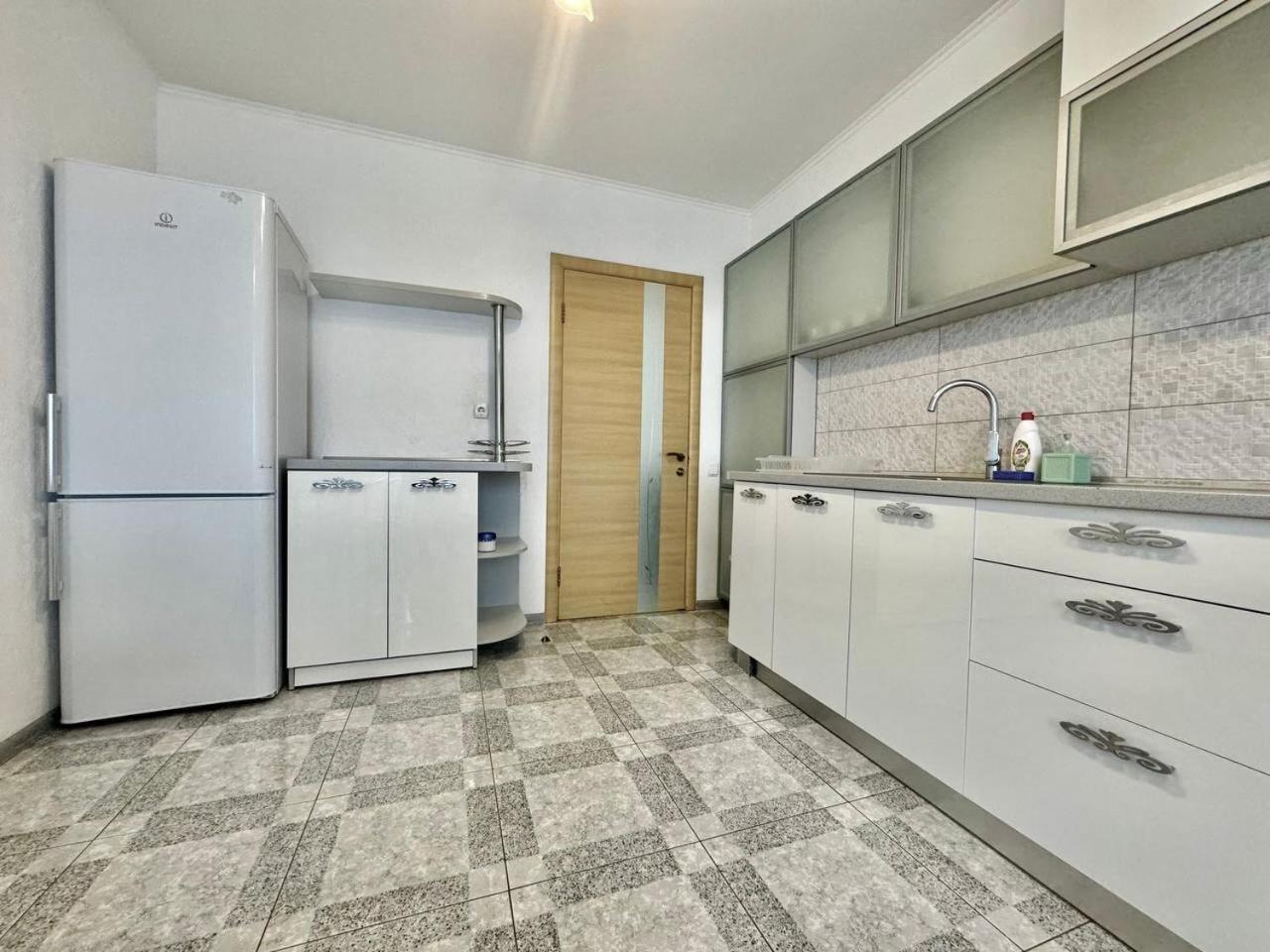 Apartpoltava Стильні Білосніжні Апартаменти, 2-Окремі Кімнати , Документи Для Відрядження , Банківський Чек Poltava Exterior foto