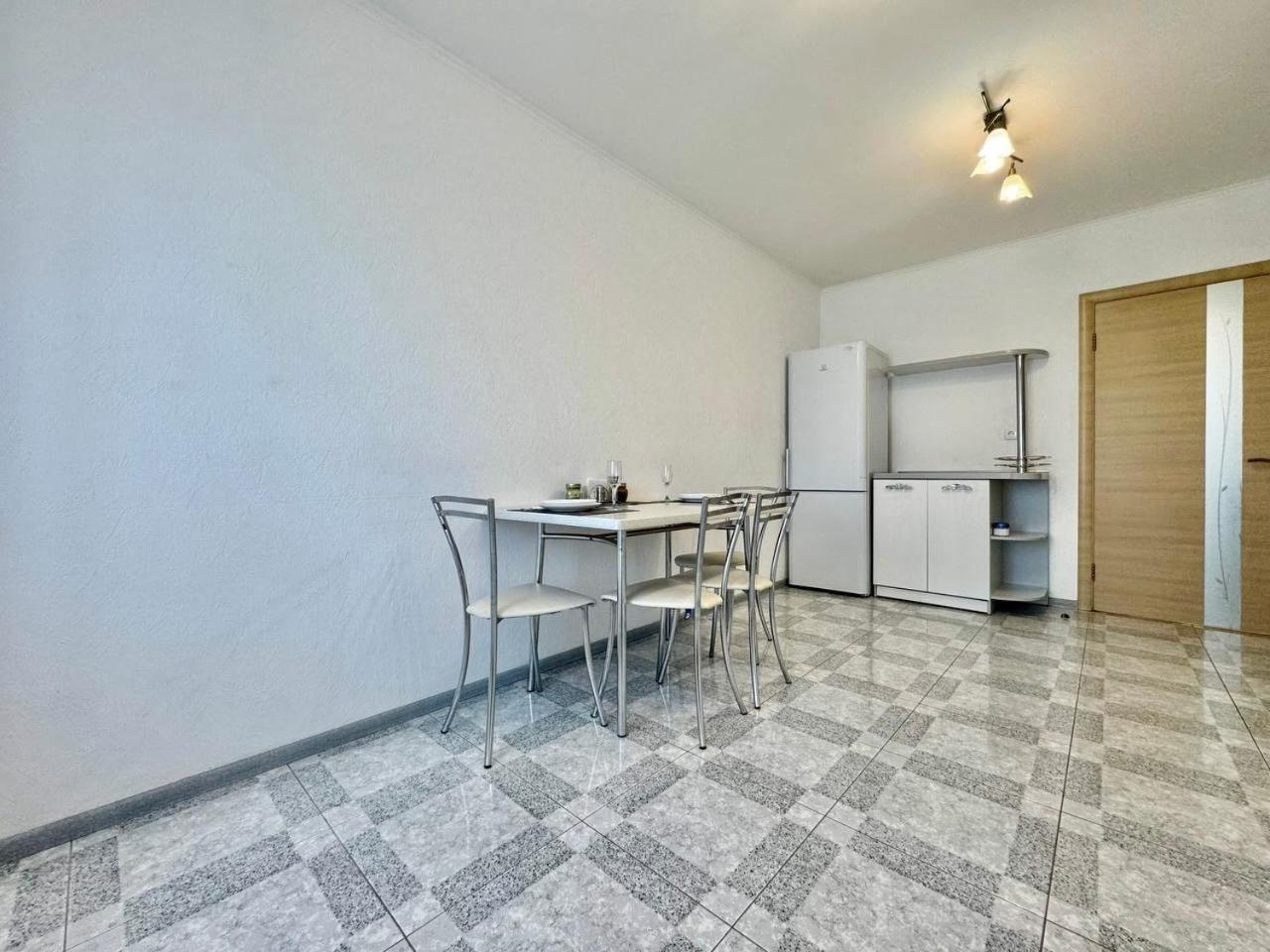 Apartpoltava Стильні Білосніжні Апартаменти, 2-Окремі Кімнати , Документи Для Відрядження , Банківський Чек Poltava Exterior foto
