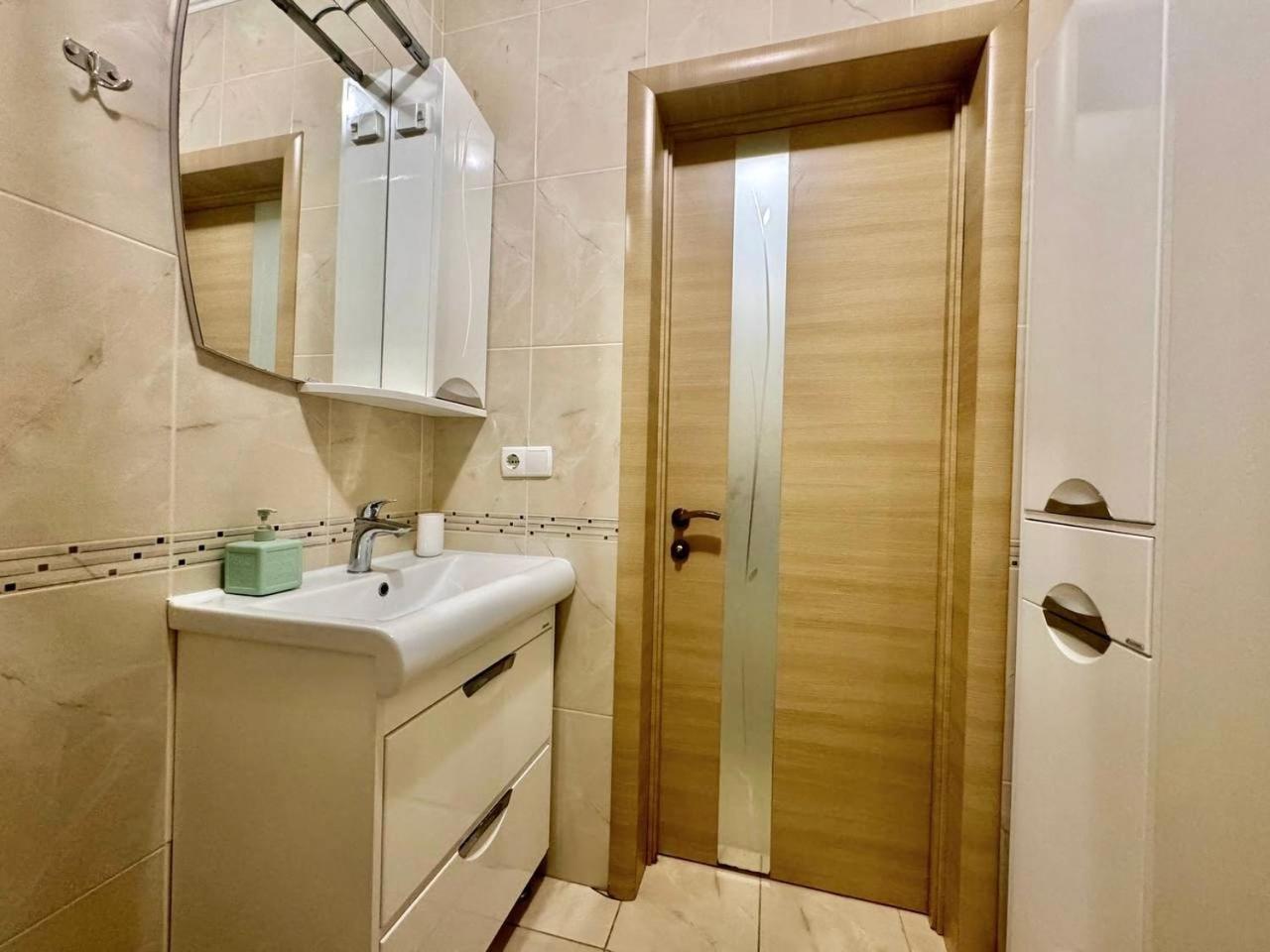 Apartpoltava Стильні Білосніжні Апартаменти, 2-Окремі Кімнати , Документи Для Відрядження , Банківський Чек Poltava Exterior foto